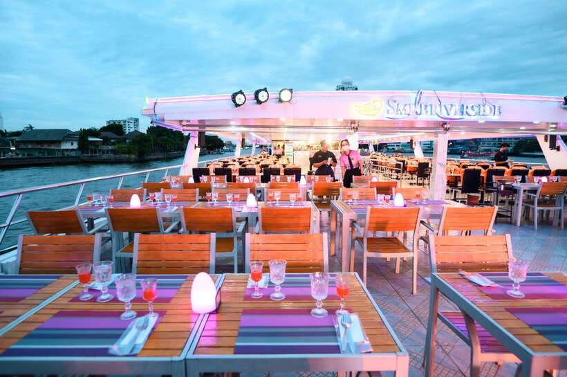 Bangkok: Smile Riverside Dinner Cruise - Getting to Icon Siam and what the timing feels like