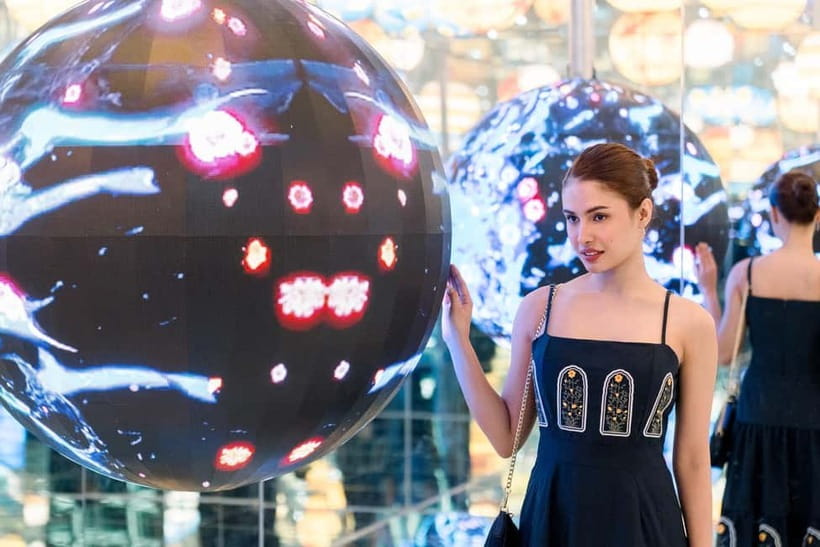 Bangkok: Space & Time Cube Ticket Options 9D Film or VR Game - Mirror Maze, Golden Falls, and LED Lights: The Photo Lover’s Best Route