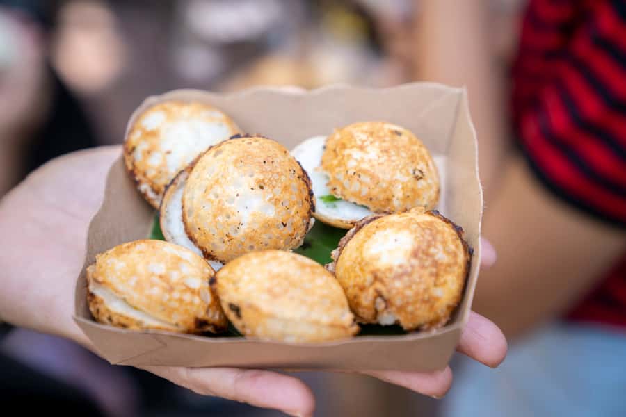 Bangkok Street Food and Night Lights by Tuk Tuk - Tuk-tuk, tastings, and lights: what this night route is really good at