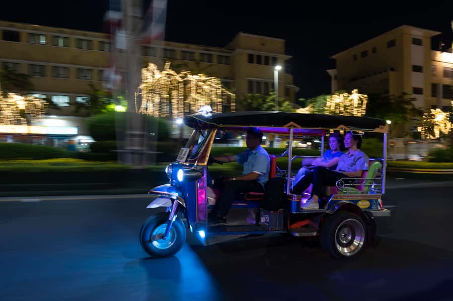 Bangkok Street Food and Night Lights by Tuk Tuk - Dinner at Rat Na Yot Phak 40 Years: Pad See Ew as the anchor
