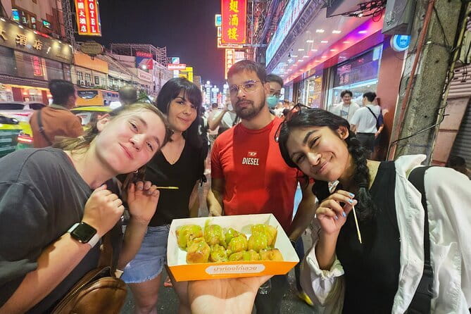 Bangkok Street Food Variety Cultures Local Tasty - Stop 1: Samphanthawong, Chinese food roots just off the main lines