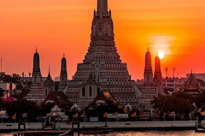 Bangkok : Sunset Food tour by Tuk Tuk boat with big Buddha view - A 6pm Plan That Starts With Boats and Food
