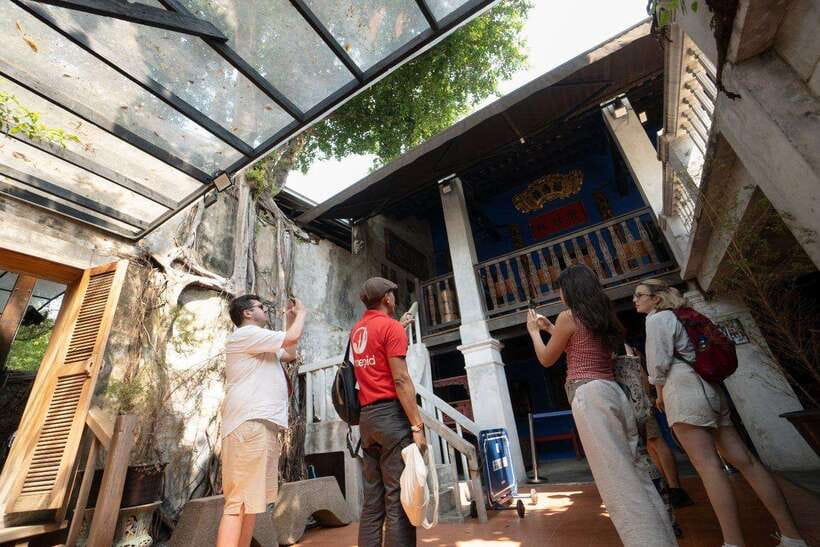 Bangkok: Talad Noi Hidden Gems & Street Food Adventure - Getting Into Chinatown: Old-World Streets Meet Modern Bangkok