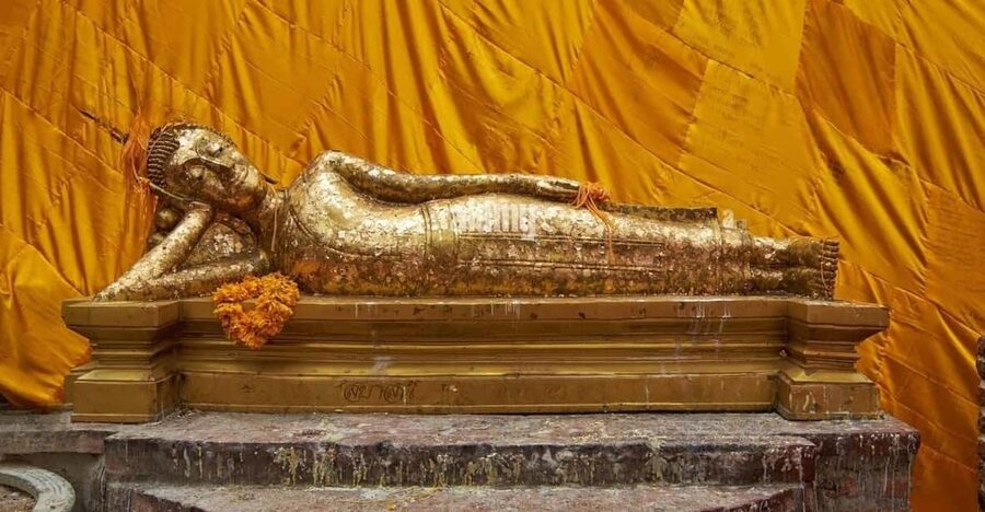 Bangkok: Temple Tour (Golden Buddha + Mini Reclining Buddha) - Wat Traimit and the Golden Buddha, what makes it so unforgettable