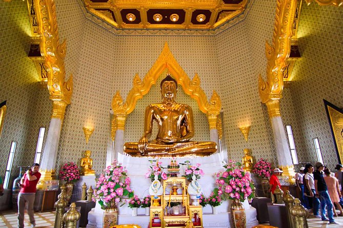 Bangkok Temples and City Highlights Tour - Democracy Monument and Chinatown: the city side of the story