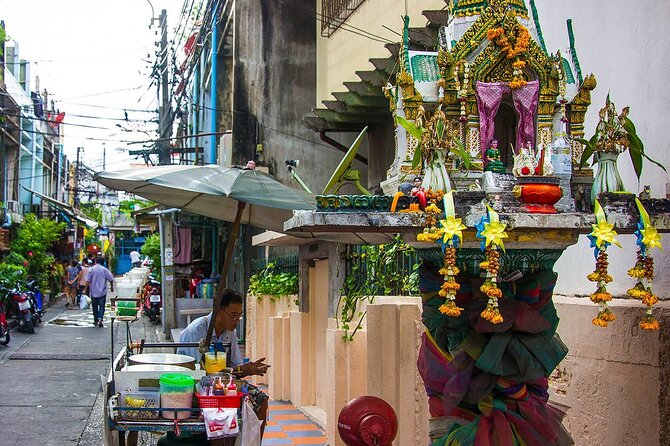 Bangkok Temples Tour - Wat Pho Thai Traditional Massage School: religion plus living tradition