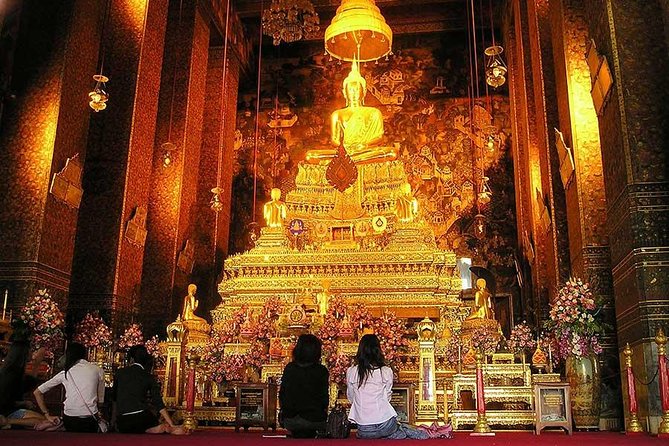 Bangkok Temples Tour - Wat Trai Mit: the Golden Buddha is the main character