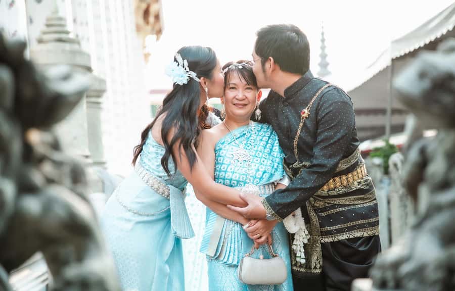 Bangkok: Thai Costume Photoshoot at Wat Arun - Wat Arun Photo Session: What You’ll Do and Why It Matters