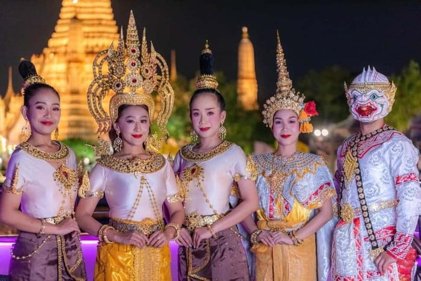 Bangkok: The Newest Luxury 5-Star Bangkok Chao Phraya Cruise - Food worth planning around: 30+ menu buffet and included drinks