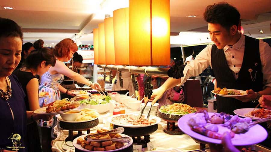 Bangkok: The Opulence Chao Phraya Lavish Dinner Cruise - Who should book this cruise, and who should skip it
