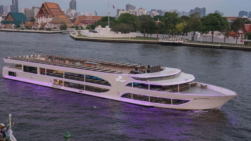 Bangkok: The Planet Chao Phraya River Dinner Cruise - Crowds, Seating, and Food Flow: How to Improve Your Odds