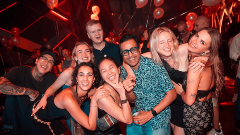 Bangkok: The Speakeasy, Rooftop & Iconic Venues Pub Crawl - The Pit Stop (La Paca Ya-Dong by ILJT): local shots and easy games