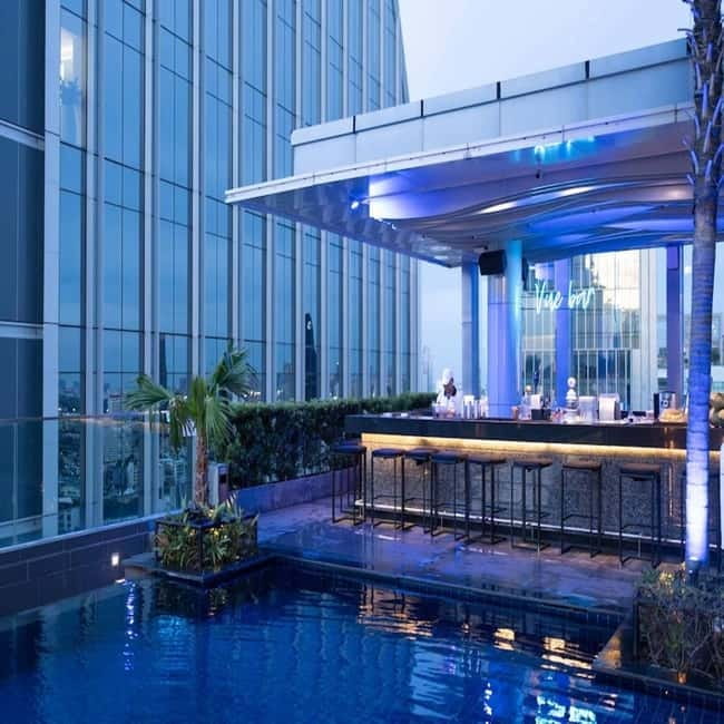Bangkok: The Vue Bar Rooftop at Mercure Bangkok Sukhumvit 24 - Getting there: transportation is on you