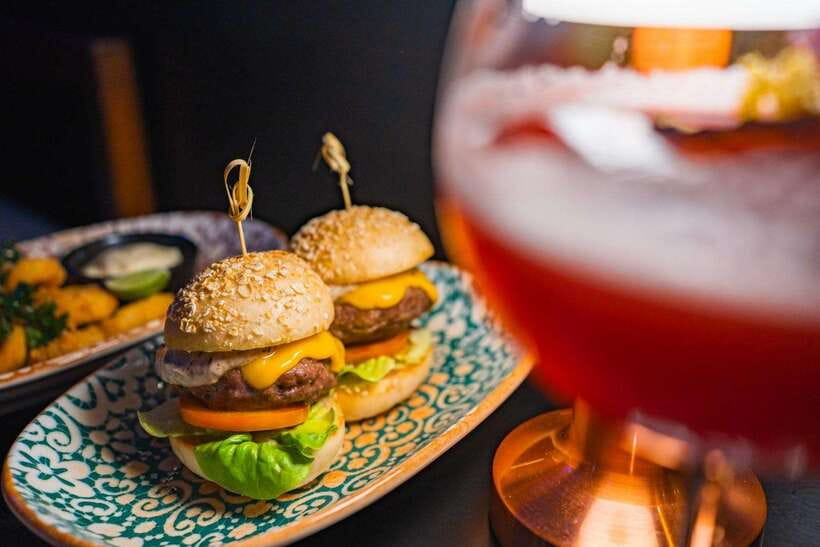 Bangkok: ThreeSixty Jazz Lounge at Millennium Hilton - Value check: is about $22 per person a good deal?