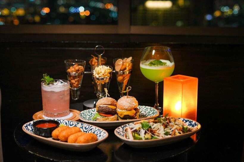 Bangkok: ThreeSixty Jazz Lounge at Millennium Hilton - Live jazz is included, but it is not constant