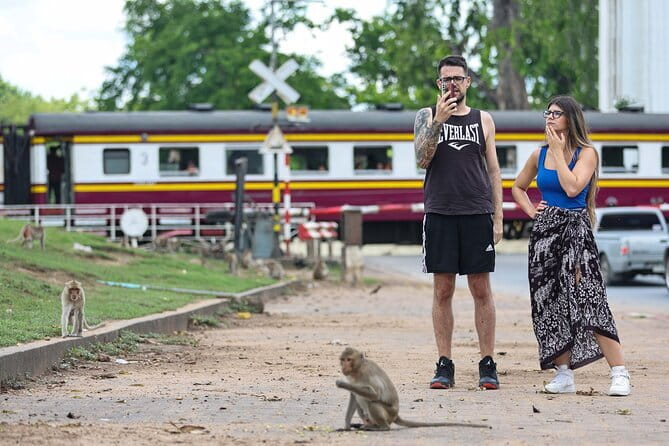 Bangkok to Ayutthaya Lopburi Monkey Temple, Largest Buddha Tour - Phra Prang Sam Yot in Lopburi: Khmer Lines and Lopburi Identity