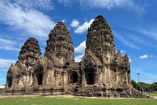Bangkok to Ayutthaya Lopburi Monkey Temple, Largest Buddha Tour - Wat Mahathat in Ayutthaya: The Prang Ruins and the Bodhi-Root Icon