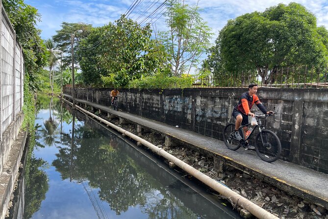 Bangkok Tour by Boat and Bike - Canal time by kayak or canoe, the calm side of Bangkok