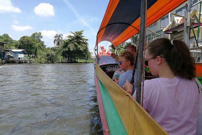 Bangkok Tour: Highlights & Hidden Gems & Long Tail Boat - Wat Arun on the Thonburi side: a famous temple stop without the stress