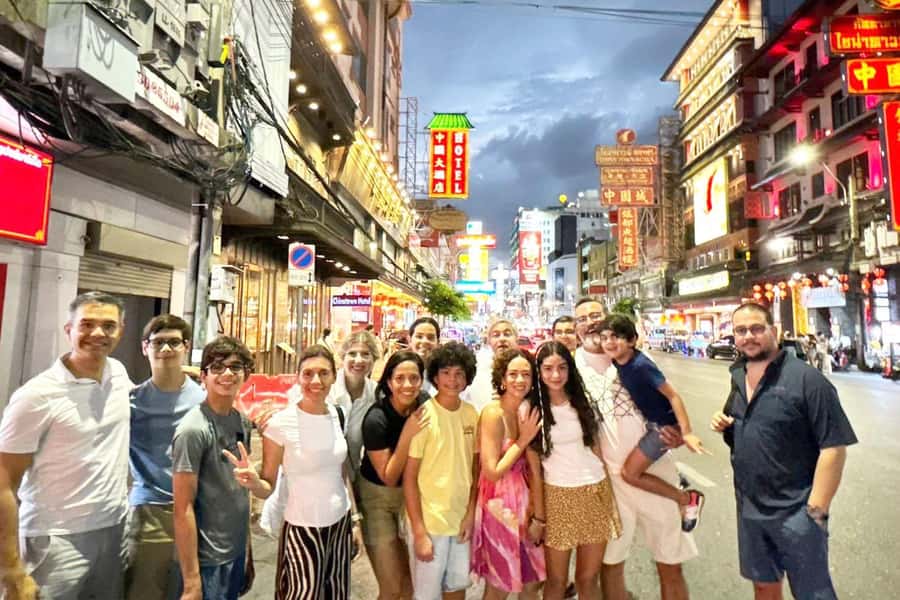 Bangkok Tuk Tuk Night Tour with Chinatown visit - Wat Ratchanadda: Royal Metal Castle vibes, plus etiquette basics