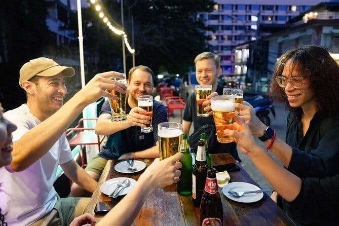 Bangkok Tuk Tuk Night Tour with food & drinks in Siam & Silom - Siam to Silom at night, with food doing the talking