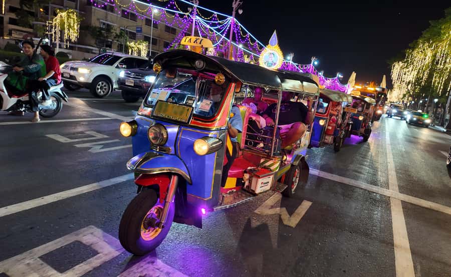Bangkok: TUK TUK Tour Night Life Private with Hotel Pick Up - Hotel Pickup and the Tuk-tuk Rhythm That Sets the Tone