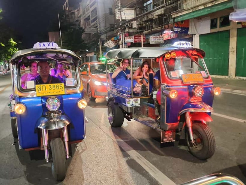 Bangkok Tuk Tuk Tour with Hotel Pick up and Dinner - Temple of Dawn and the Imperial-Palace Area, Seen From the Road
