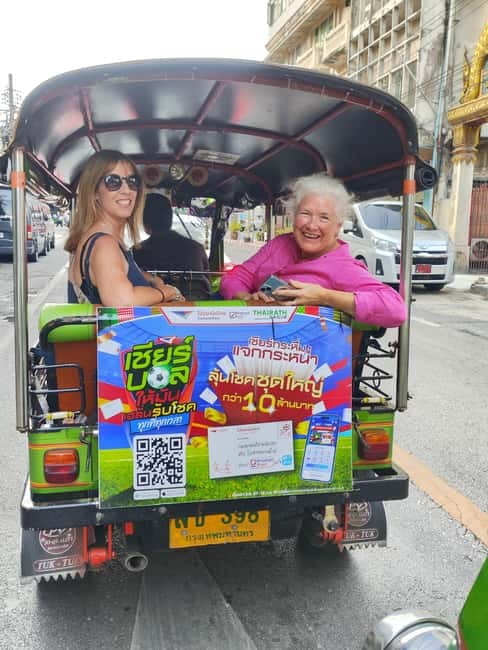 Bangkok Tuk Tuk Tour with Hotel Pick up and Dinner - Small-Group, English-Speaking Guide: What That Means in Practice