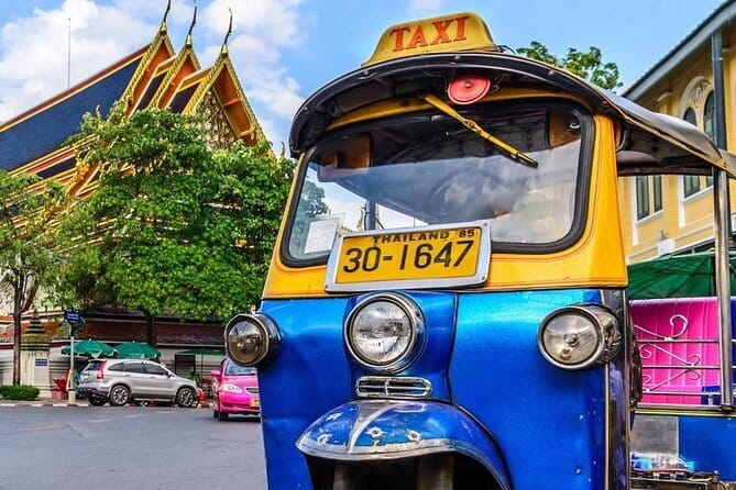 Bangkok TUK TUK Twilight Cultures Market and Food Taste - Stop 3: Pak Khlong Flower Talat for a look at Bangkok’s constant flower trade