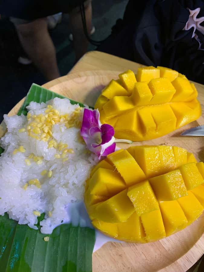 Bangkok: Vegetarian Food Tour with Tuk Tuk Ride - Meeting at Hua Lamphong Exit 3 and getting off to a good start