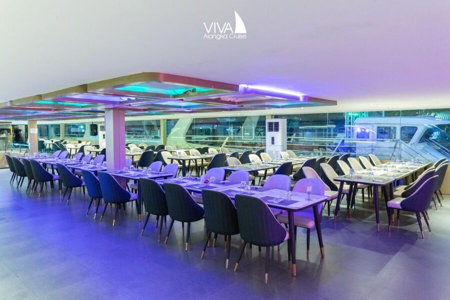 Bangkok: Viva Alangka Chao Phraya Dinner Cruise - Wat Arun by river: how to get the shots and keep it relaxed
