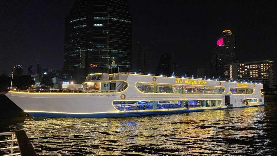 Bangkok: Viva Alangka Chao Phraya Dinner Cruise - Comfort, timing, and group dynamics on a dinner cruise