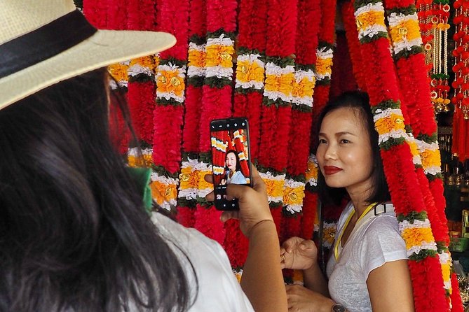 "Bangkok Walking Hopping Tour" show city’s historic sights are located. - Stop 1: Pak Khlong Flower Talat Original Market (45 minutes)