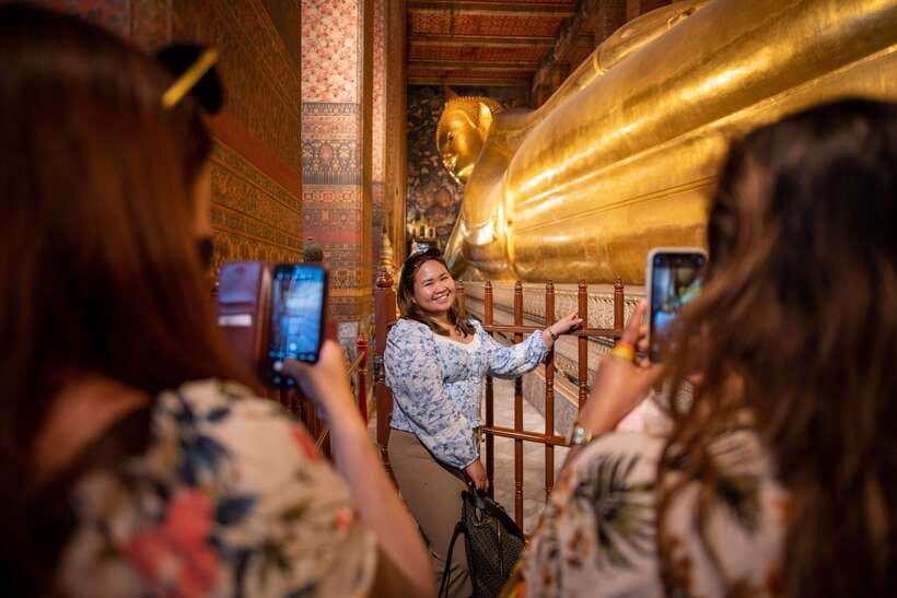 Bangkok: Wat Pho and Wat Arun Guided Walking Tour - Bangkok Walking Reality: Dress Rules, Heat, and Hearing the Guide