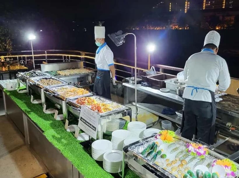Bangkok: White Orchid Chao Phraya Cruise Free Flow Beer - Thai dance, cabaret energy, and the music you should be ready for