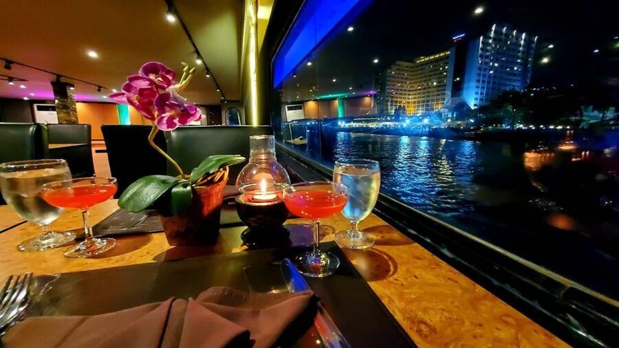 Bangkok: White Orchid Chao Phraya Dinner Cruise - How much it costs, and why $22 can make sense