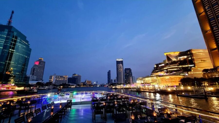 Bangkok: White Orchid Chao Phraya Dinner Cruise - Who this cruise is best for