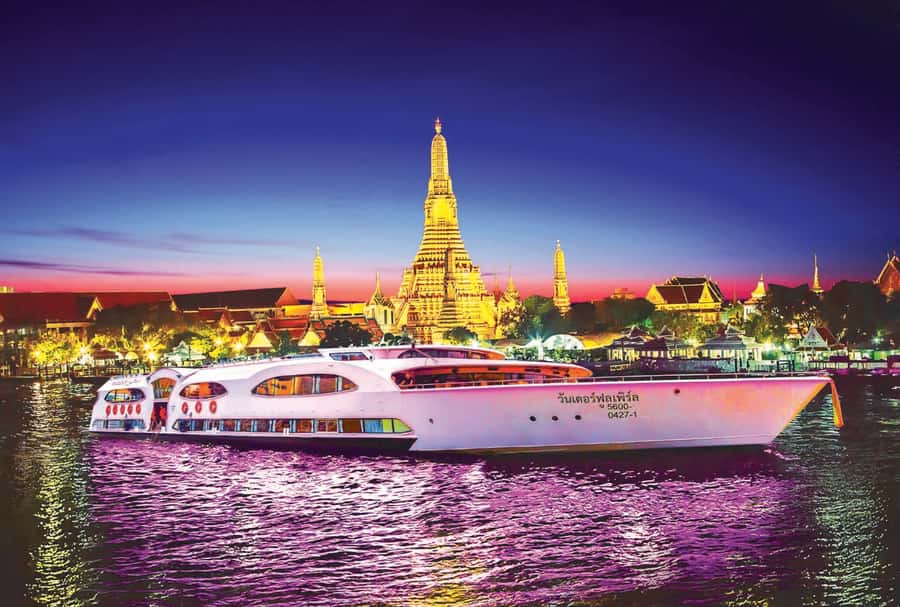 Bangkok: Wonderful Pearl Dinner Cruise and Live Performance - Getting On Board at River City, Then Letting the River Do the Work