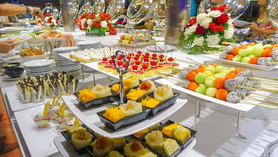 Bangkok: Wonderful Pearl Dinner Cruise and Live Performance - Best Fit: Who This Cruise Suits Most