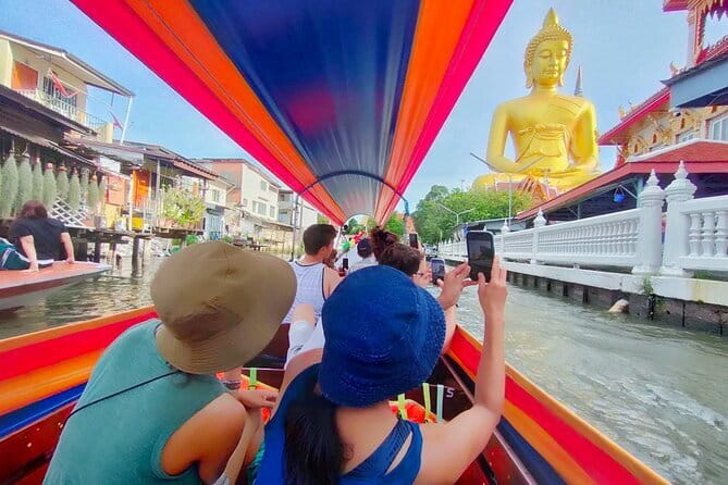 Bangkok Yai Local Canal Tour with Longtail Boat - Stop 3: The Artist’s House, fish food, snacks, and hands-on fun