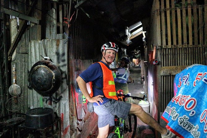 Bike Bangkok at Night with Thai Dinner - A Chinese Buddhist Temple Stop Before Chinatown