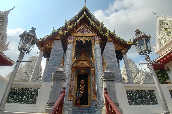 Bike & Bite with Boss: Explore Bangkok - Talad Noi street food: the warm-up before the temples