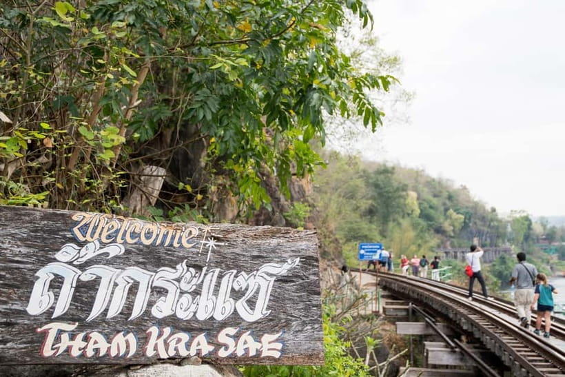 BKK: Damnoen Floating Market, Maeklong Rail & River Bridge - Floating market on longtail boats: great canal views, watch the add-ons