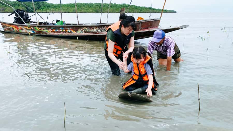 BKK :Meet monkey, mangrove forest, seafood& market -private - Key highlights worth waking up for