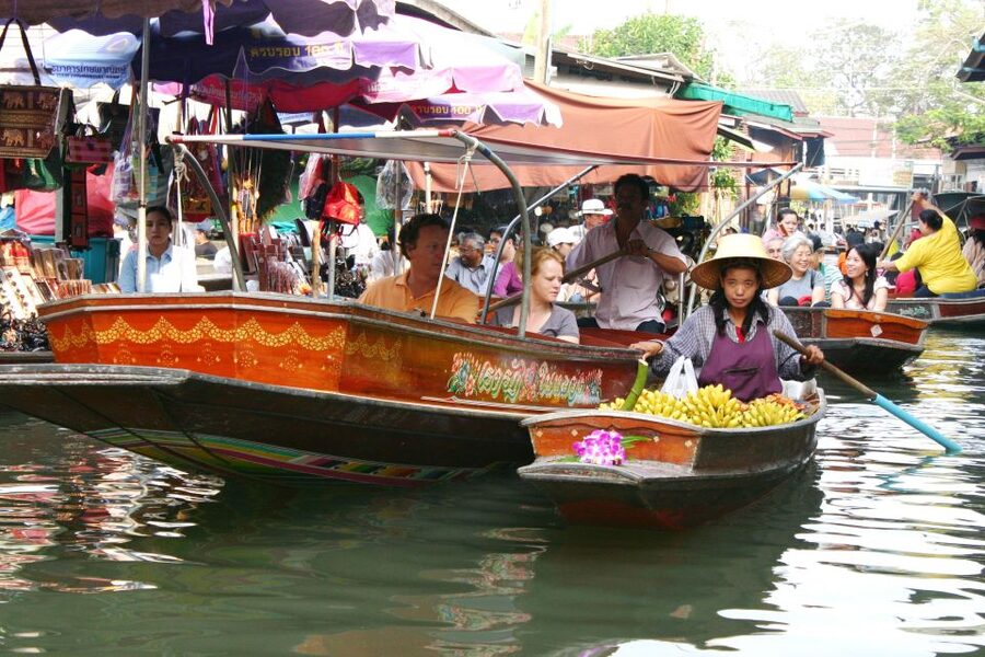 BKK :Meet monkey, mangrove forest, seafood& market -private - Long-tail boat time beside fruit farms, a calmer rhythm