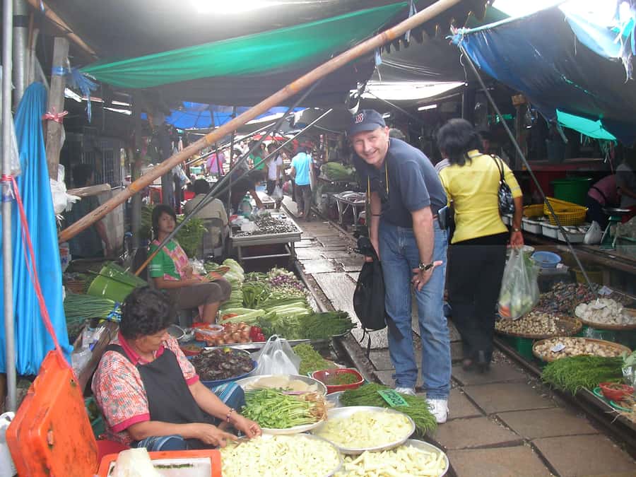 BKK :Meet monkey, mangrove forest, seafood& market -private - Fresh seafood lunch, then the turn toward the mangroves