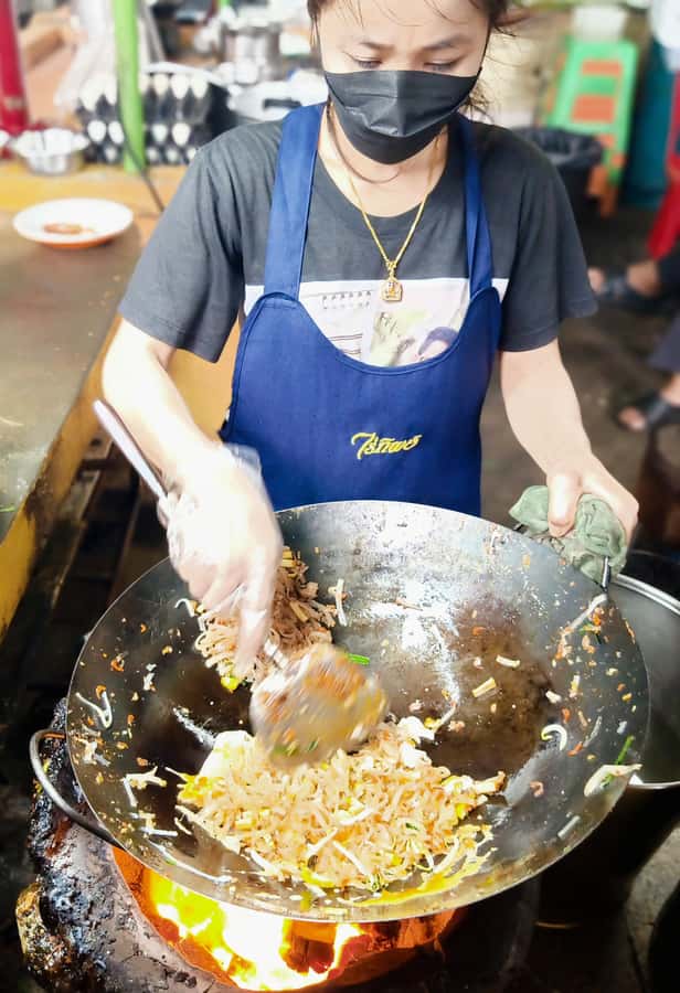 BKK’s Ultimate Food & Canal Tour "Tuk-Tuk Temples & Tastes" - Quick hits before you go