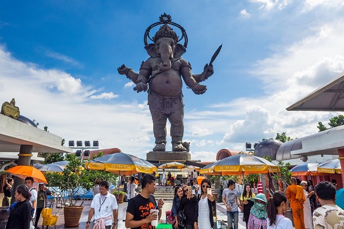 Chachoengsao One Day Trip from Bangkok : Historic Market and Buddhist Temples - Getting oriented with Chachoengsao and Luang Phor Sothon