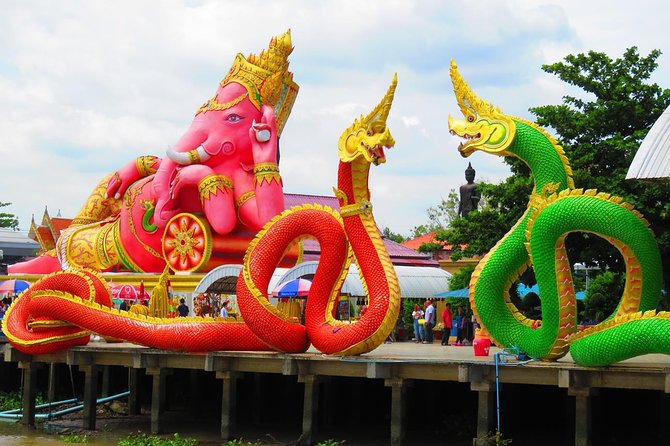 Chachoengsao One Day Trip from Bangkok : Historic Market and Buddhist Temples - Ban Mai Market: a calm pause for real food and river breezes