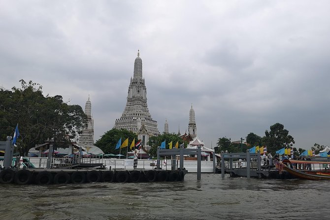 CHOB Bangkok Walking Tour (Talking + Walking + Eating) - Lumpini Park: starting with a breath of green